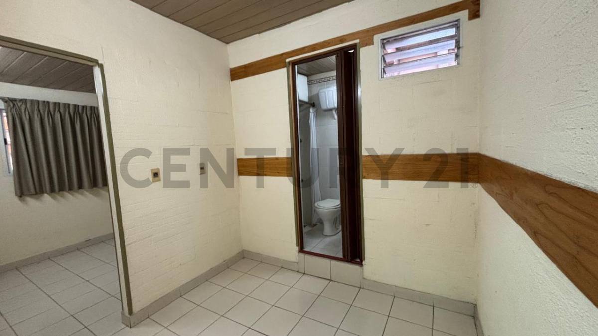 Venta de Propiedad exclusiva para hospedaje o consultorios - 8