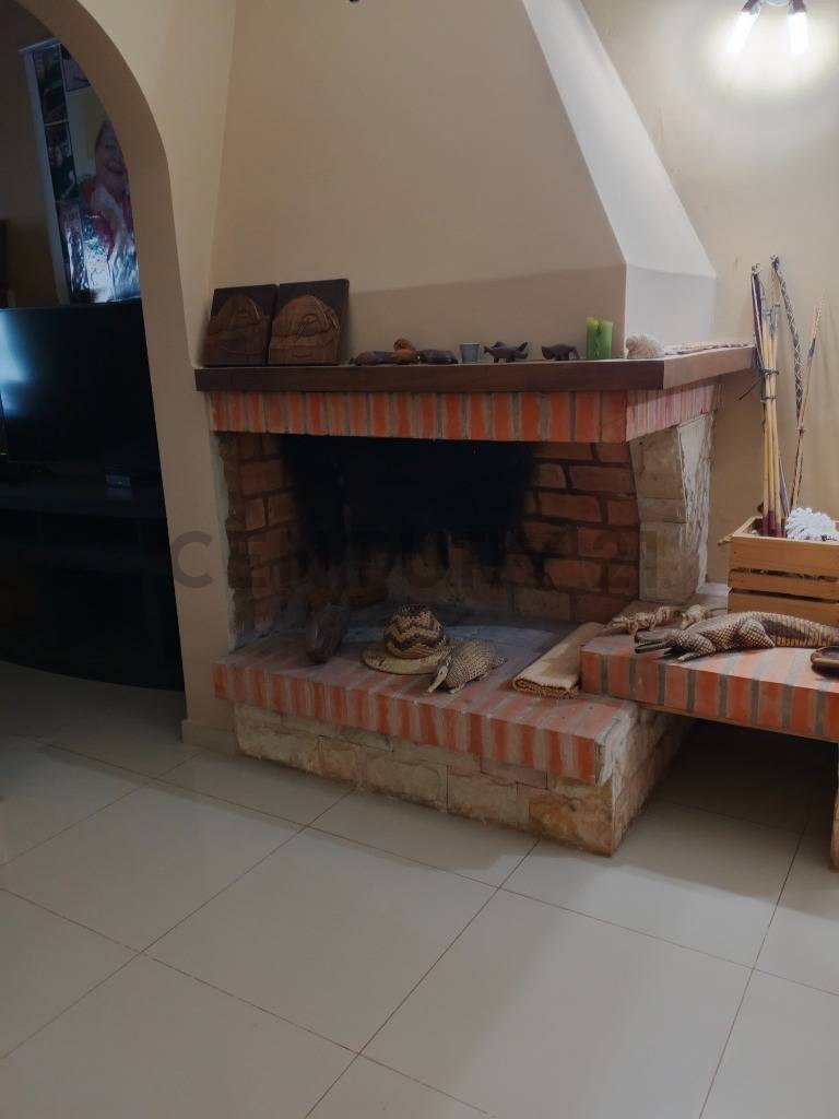 ¡Gran oportunidad en Barrio San Vicente! Casa de 2 niveles - imagen 4