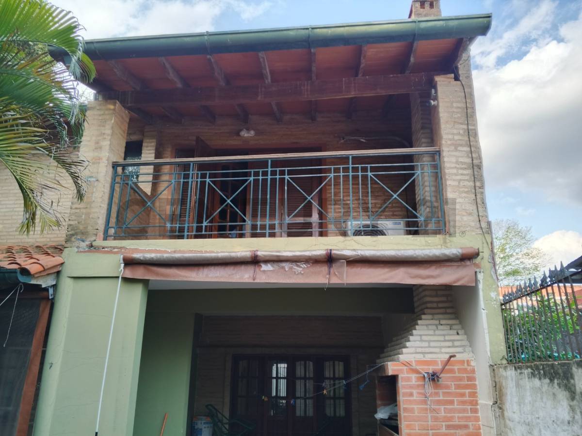 ¡Gran oportunidad en Barrio San Vicente! Casa de 2 niveles - imagen 9