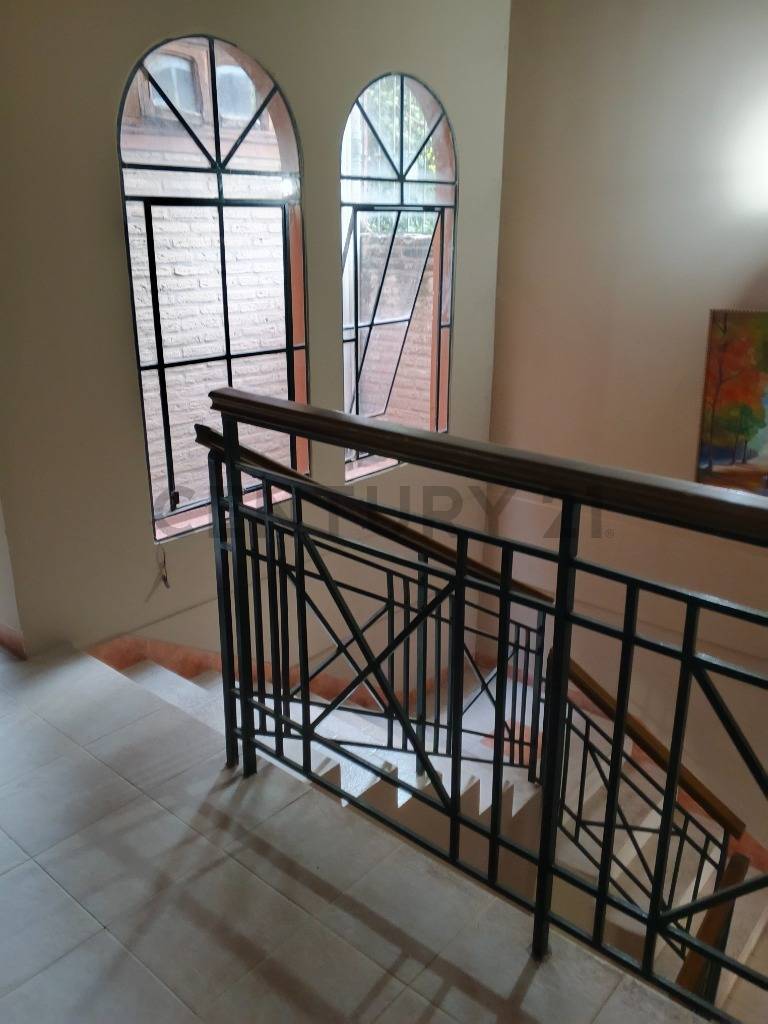 ¡Gran oportunidad en Barrio San Vicente! Casa de 2 niveles - imagen 11