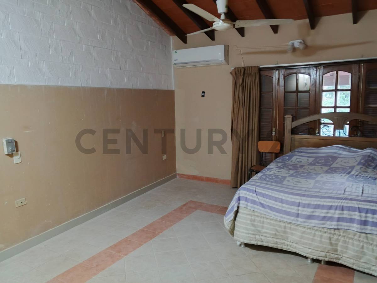 ¡Gran oportunidad en Barrio San Vicente! Casa de 2 niveles - imagen 13