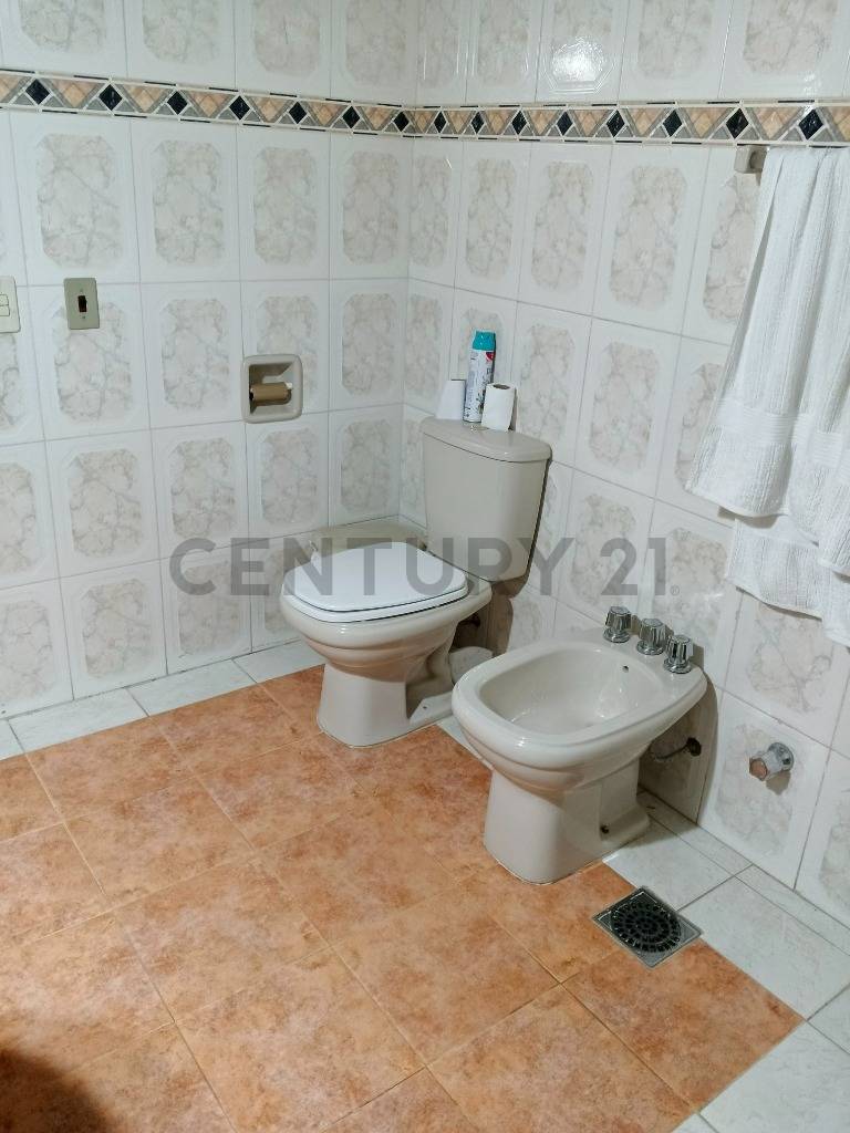 ¡Gran oportunidad en Barrio San Vicente! Casa de 2 niveles - imagen 16