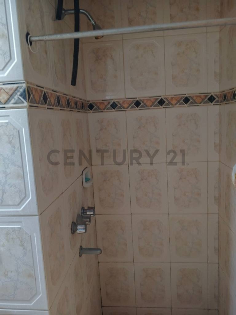 ¡Gran oportunidad en Barrio San Vicente! Casa de 2 niveles - imagen 18