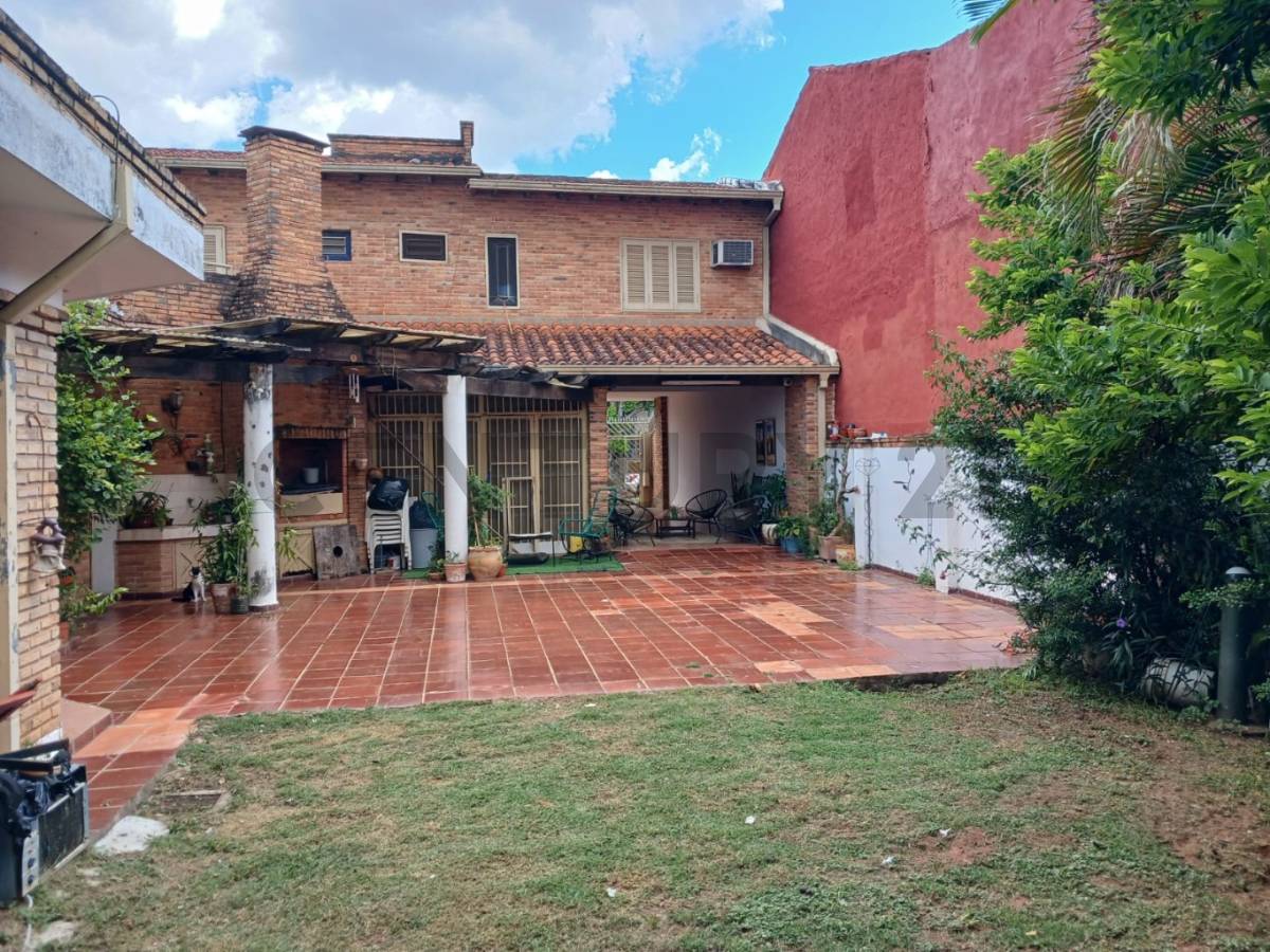 Vendo casa en San Vicente ideal para refaccionar - imagen 2