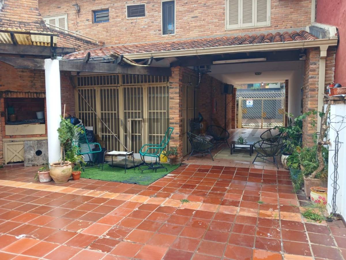 Vendo casa en San Vicente ideal para refaccionar - imagen 3