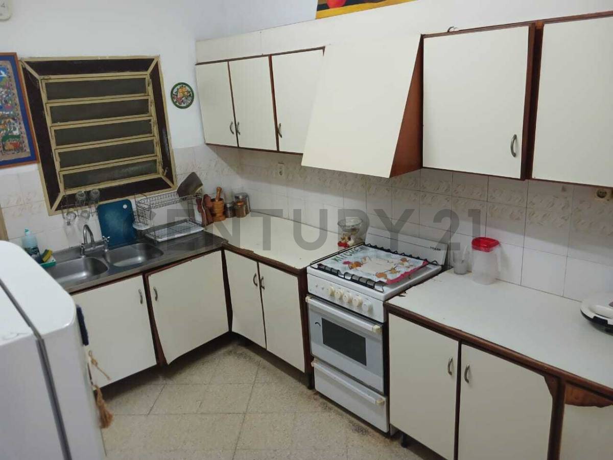 Vendo casa en San Vicente ideal para refaccionar - imagen 12