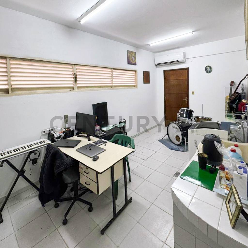 Una casa con firma de autor en Santa Librada, Asunción - imagen 8