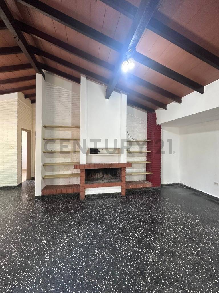 VENDO CASA DE CUATRO DORMITORIOS EN BARRIO SANTA LIBRADA DE ASUNCION - imagen 3
