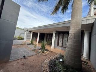 En venta amplia residencia zona UCA - imagen 2