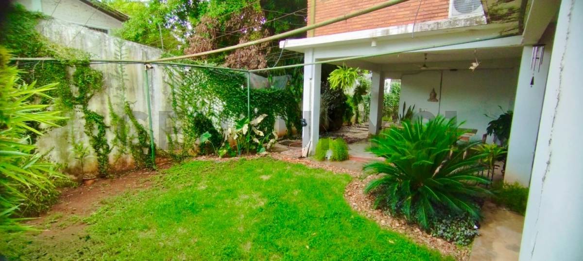 En venta amplia residencia zona UCA - imagen 17