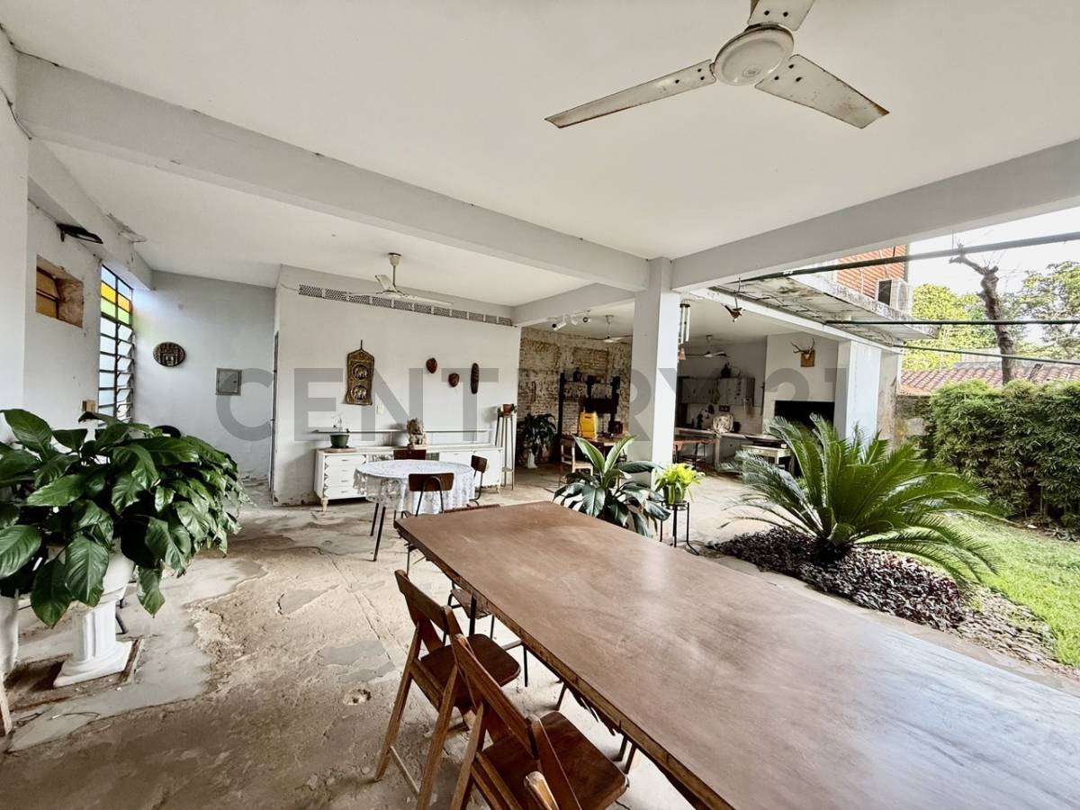 En venta amplia residencia zona UCA - imagen 20