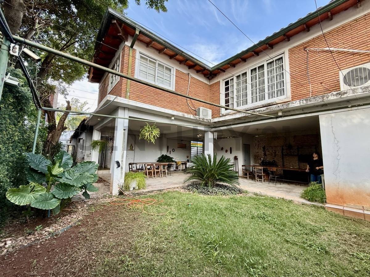 En venta amplia residencia zona UCA - imagen 23