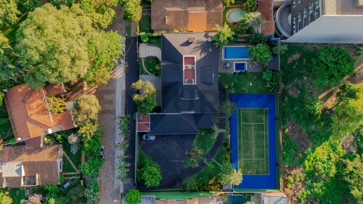 EXCLUSIVA RESIDENCIA EN VENTA | BARRIO SANTO DOMINGO - 6