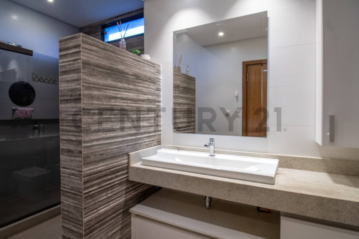 EXCLUSIVA RESIDENCIA EN VENTA | BARRIO SANTO DOMINGO - 7