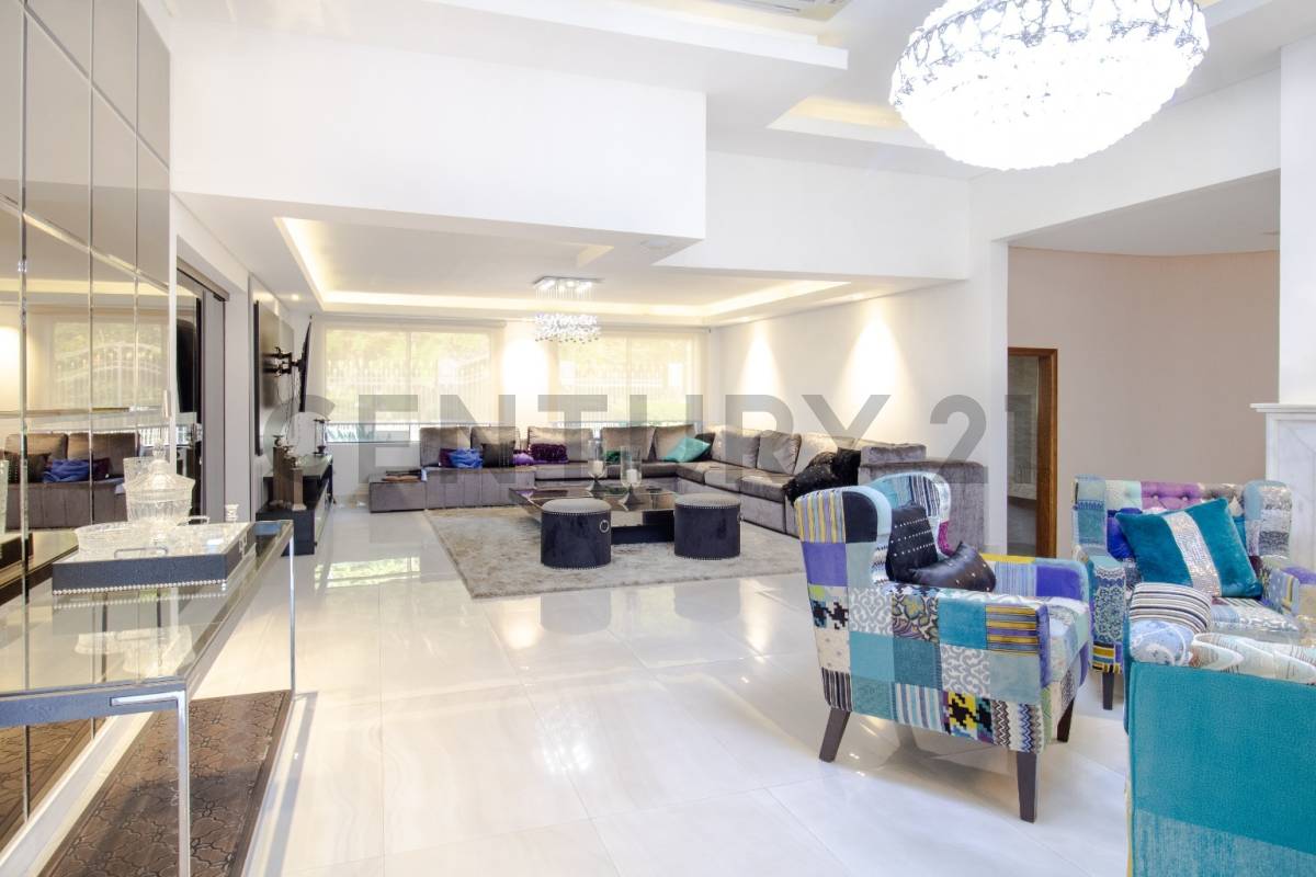 EXCLUSIVA RESIDENCIA EN VENTA | BARRIO SANTO DOMINGO - 8