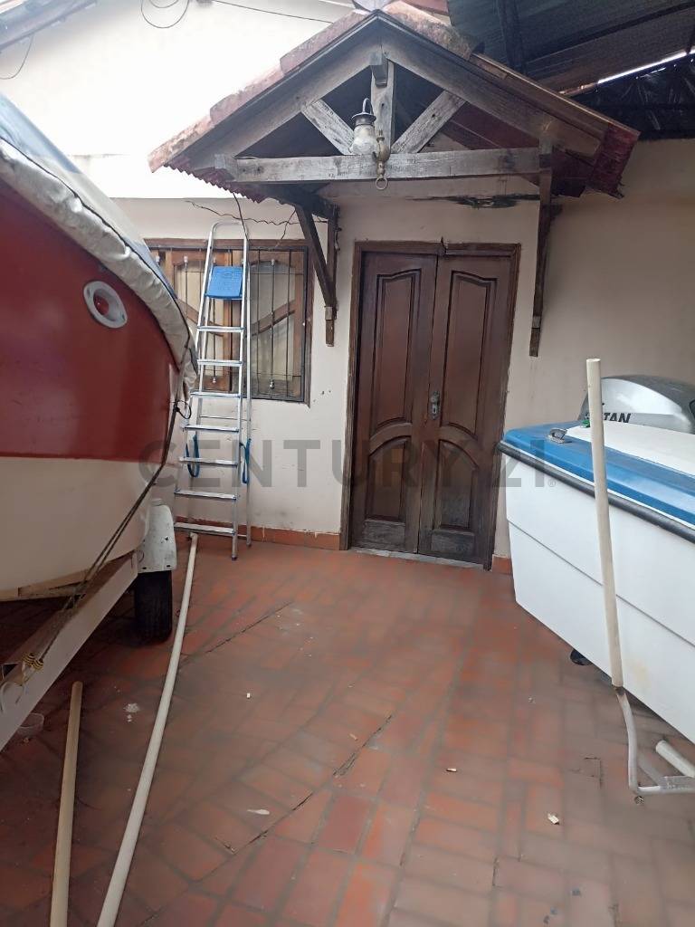 VENDO CASA A REFACCIONAR - imagen 4