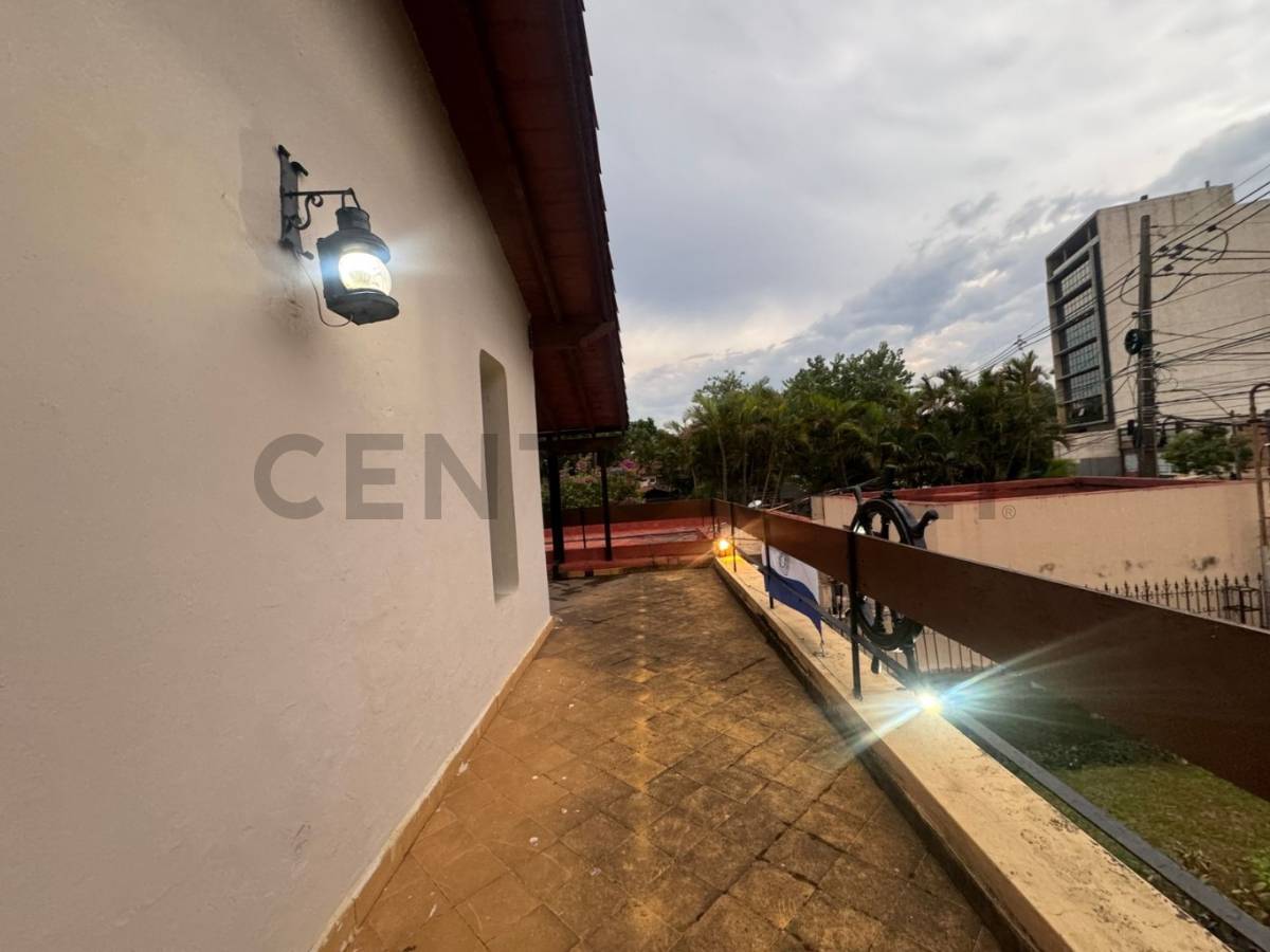 VENDO CASA A REFACCIONAR SOBRE AVDA. SANTISIMO SACRAMENTO - imagen 3