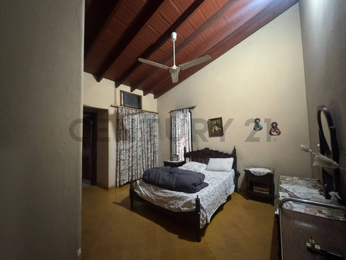VENDO CASA A REFACCIONAR SOBRE AVDA. SANTISIMO SACRAMENTO - imagen 5
