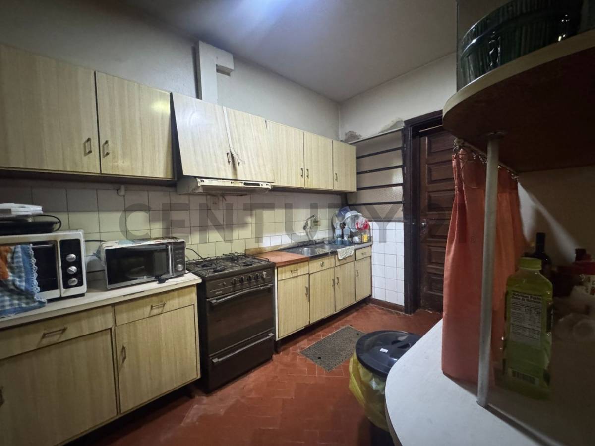 VENDO CASA A REFACCIONAR SOBRE AVDA. SANTISIMO SACRAMENTO - imagen 13