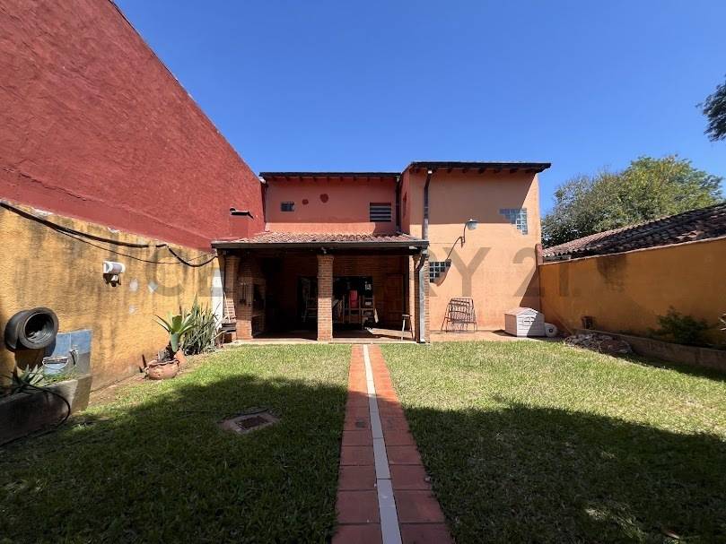 En Venta Residencia- B° Trinidad - 1