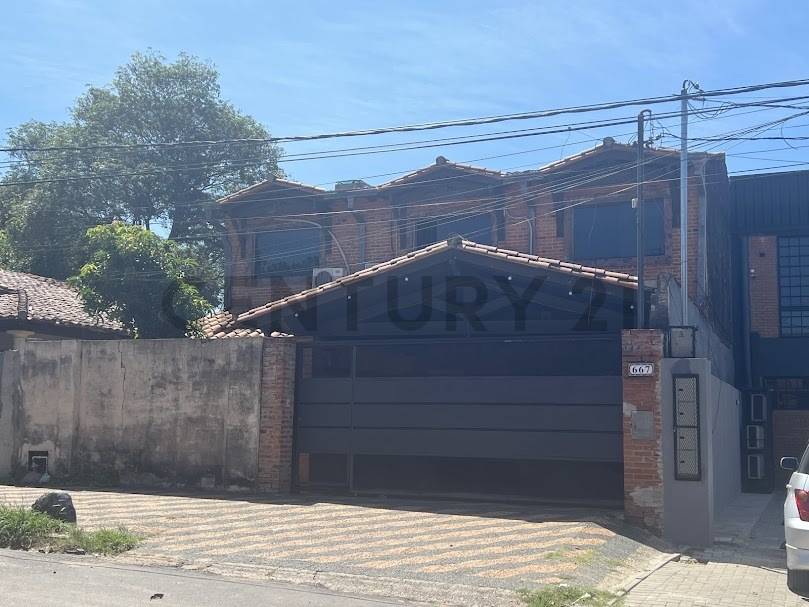 En Venta Residencia- B° Trinidad - 2