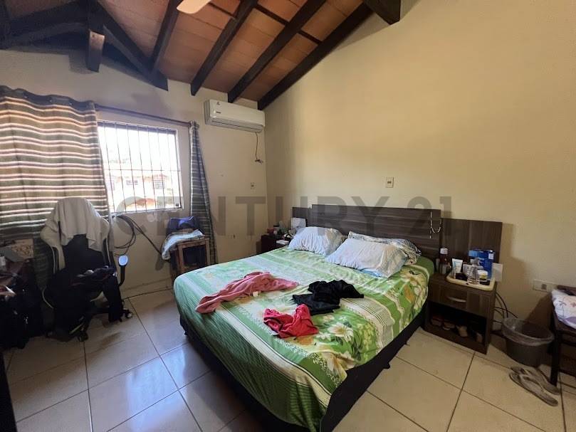 En Venta Residencia- B° Trinidad - 11