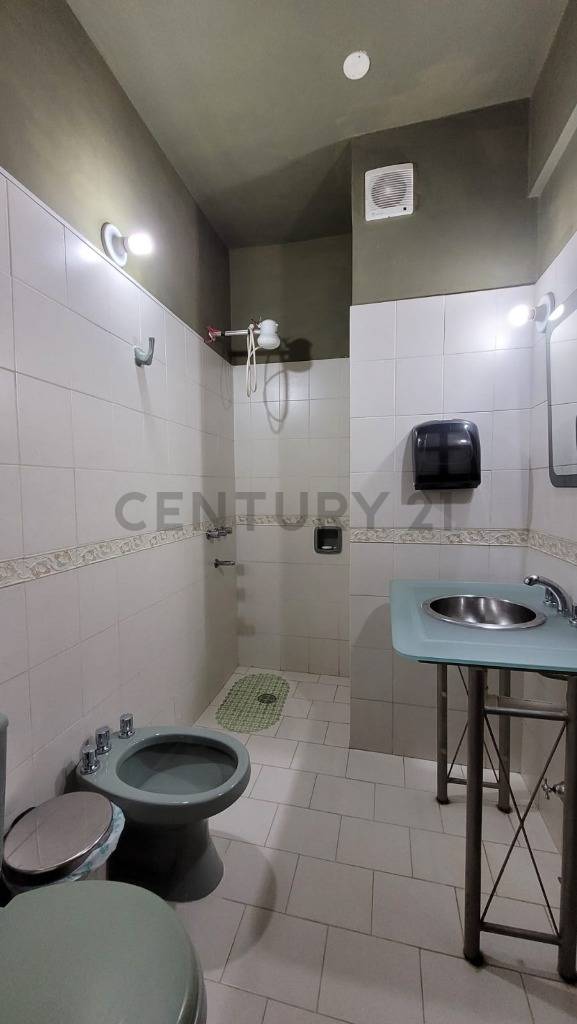 EN VENTA AMPLIA PROPIEDAD IDEAL PARA DESARROLLO A PASOS DE SANTISIMA TRINIDAD - imagen 8