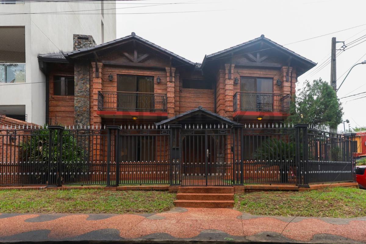 En venta residencia en Villa Aurelia - 1