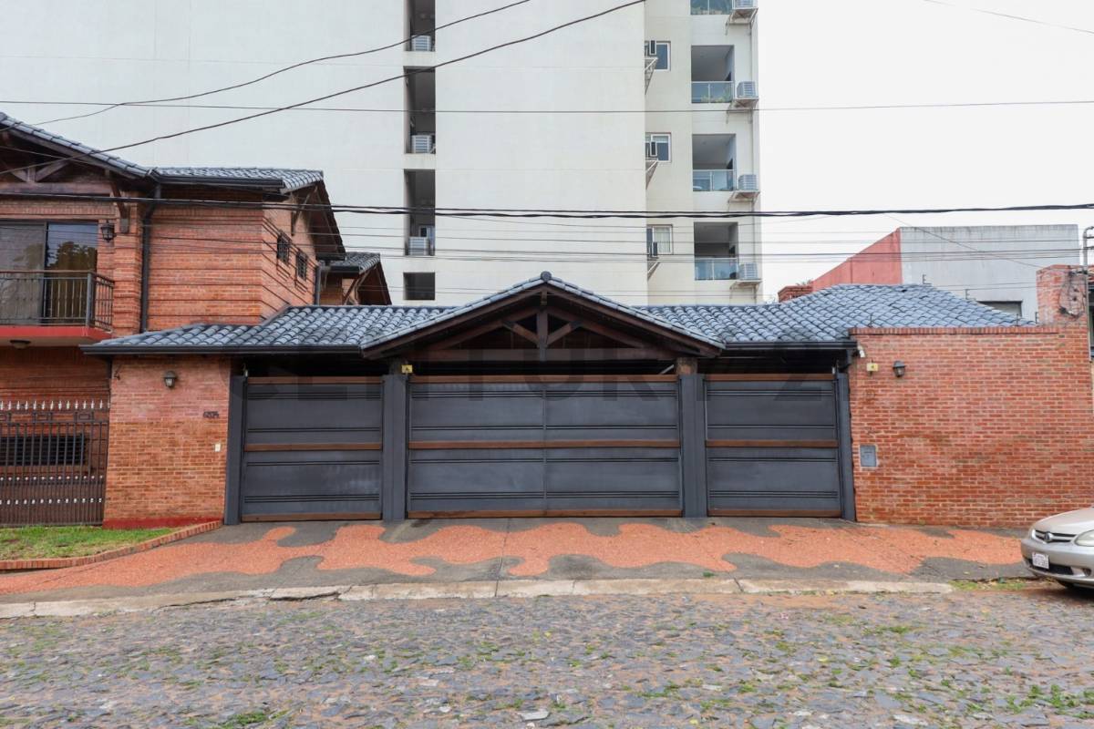 En venta residencia en Villa Aurelia - 4