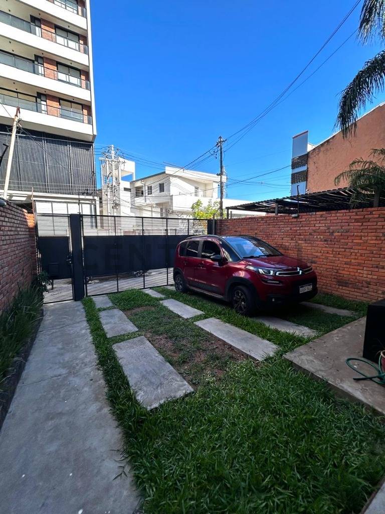 Vendo amplia casa pareada en Ycua Sati - imagen 4