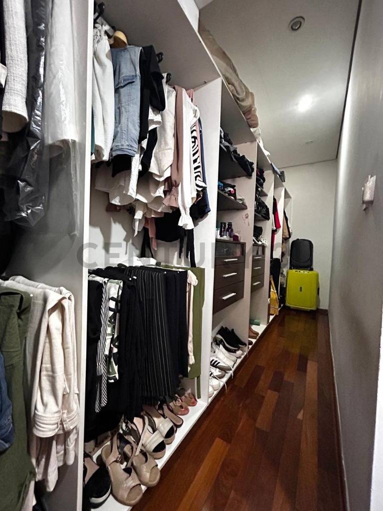 Vendo amplia casa pareada en Ycua Sati - imagen 18