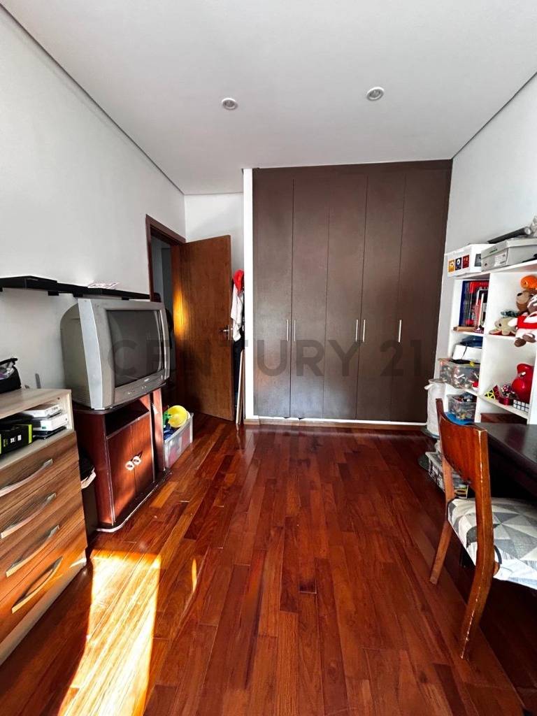 Vendo amplia casa pareada en Ycua Sati - imagen 22
