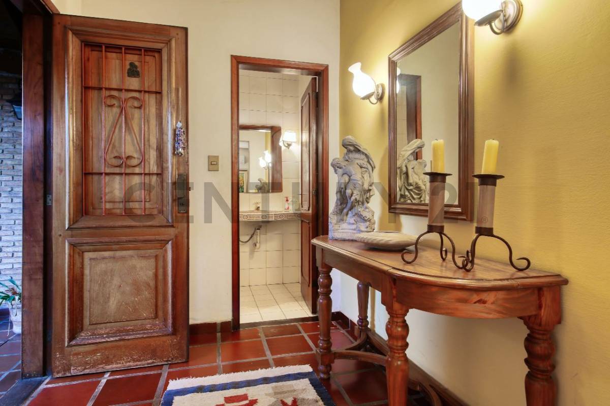 EN VENTA ACOGEDORA RESIDENCIA EN BARRIO YCUÁ SATÍ - imagen 5