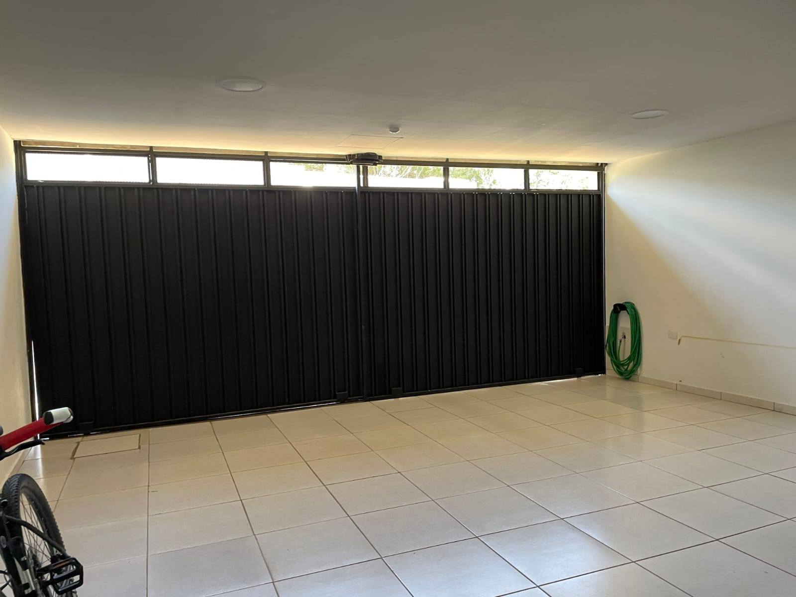 En venta o alquiler hermosa residencia en la zona del Yatch y Golf Club Lambare - 4