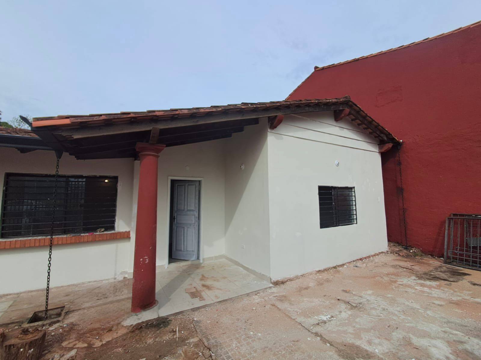 Alquilo casa en el centro de Luque, frente a la cancha de villa Elena. - 4
