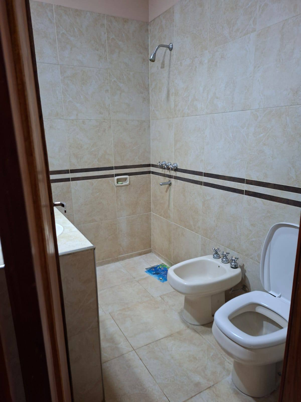 Alquilo Casa con Piscina A 5 minutos del Centro de Luque✨ - imagen 8