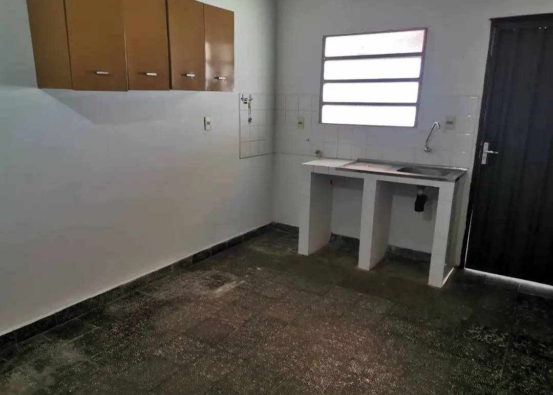 ALQUILO CHALET  EN BARRIO STMA TRINIDAD - 3