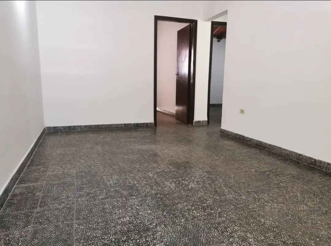 ALQUILO CHALET  EN BARRIO STMA TRINIDAD - 4