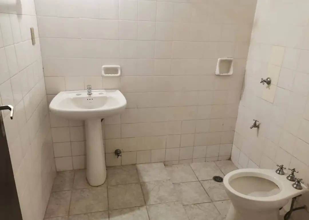ALQUILO CHALET  EN BARRIO STMA TRINIDAD - 10