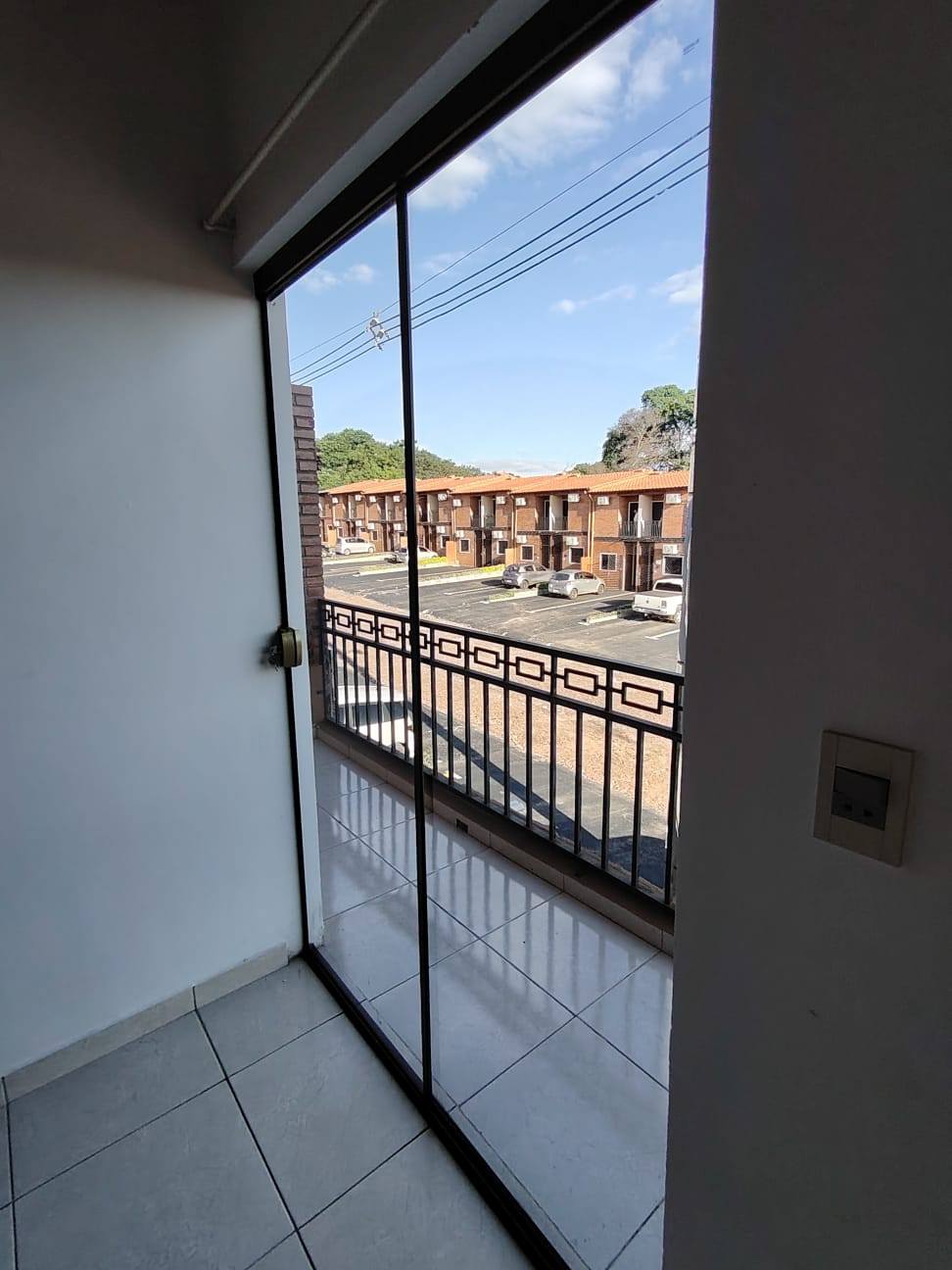 Ubicación Barrio San Carlos Ñemby, a dos cuadras de acceso sur. - 19