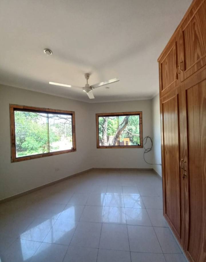 ALQUILO HERMOSA CASA EN FERNANDO DE LA MORA - imagen 2