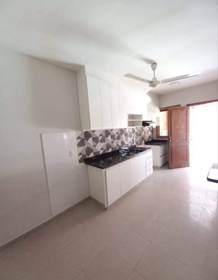 ALQUILO HERMOSA CASA EN FERNANDO DE LA MORA - imagen 7