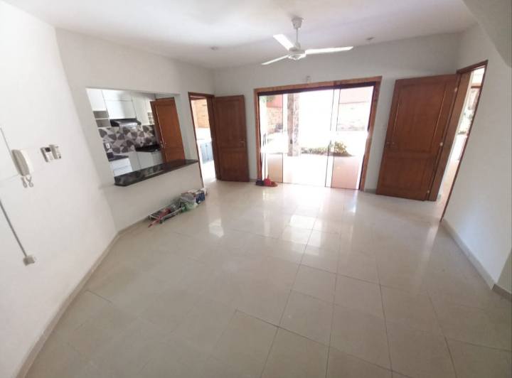 ALQUILO HERMOSA CASA EN FERNANDO DE LA MORA - imagen 8