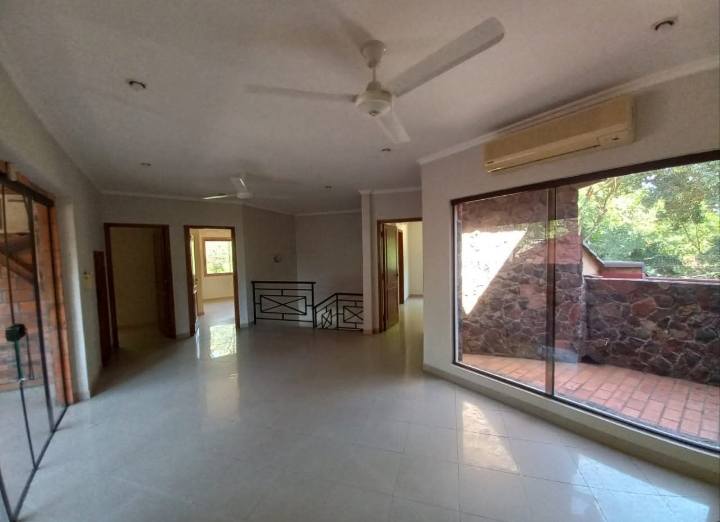 ALQUILO HERMOSA CASA EN FERNANDO DE LA MORA - imagen 10