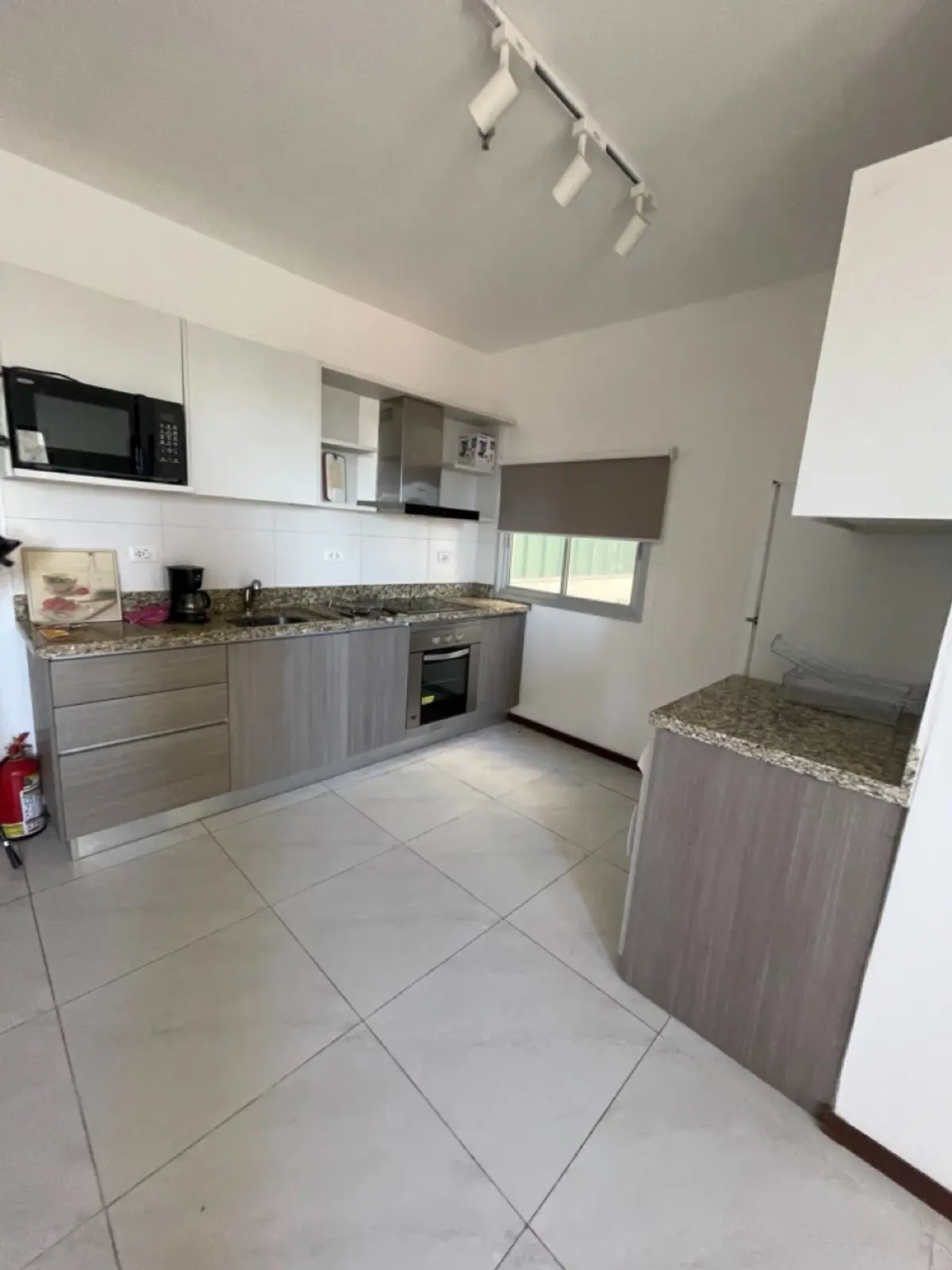 Departamento de 1 dormitorio en el Edif Rembrandt, Los Laureles, Villa Morra - 4