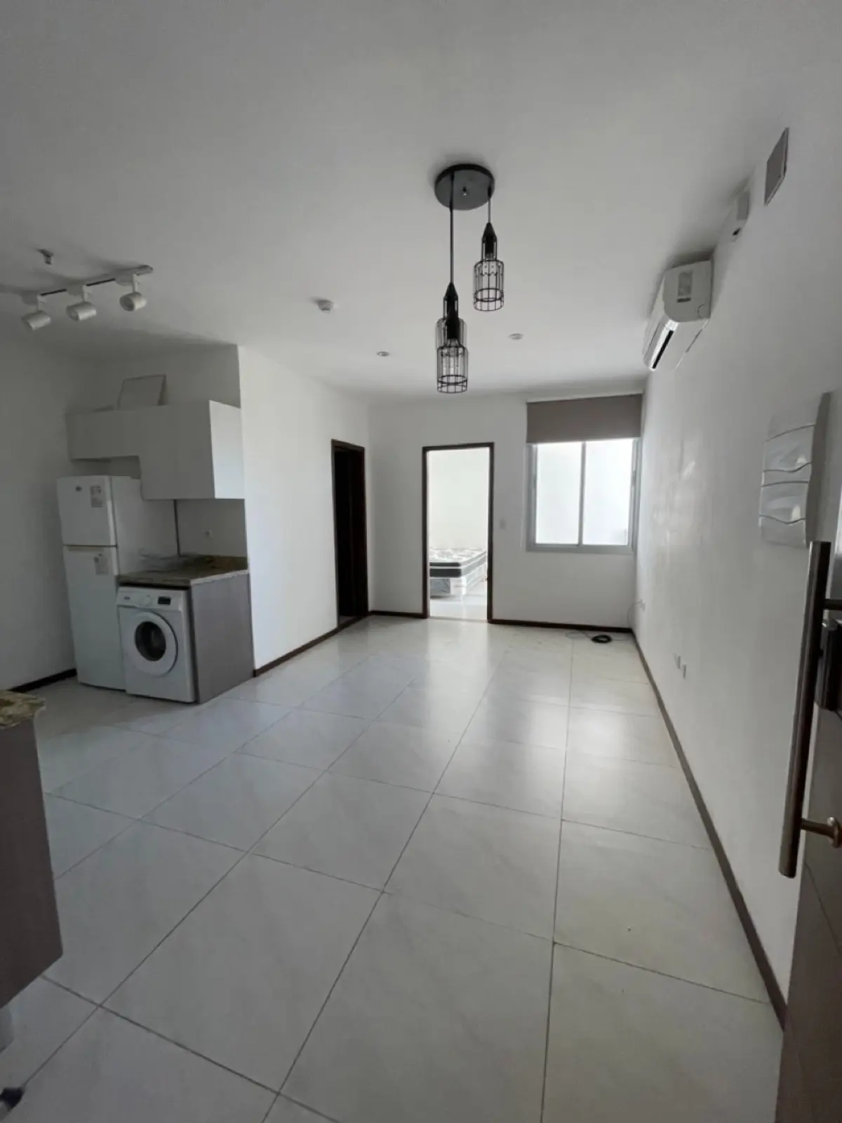 Departamento de 1 dormitorio en el Edif Rembrandt, Los Laureles, Villa Morra - 7