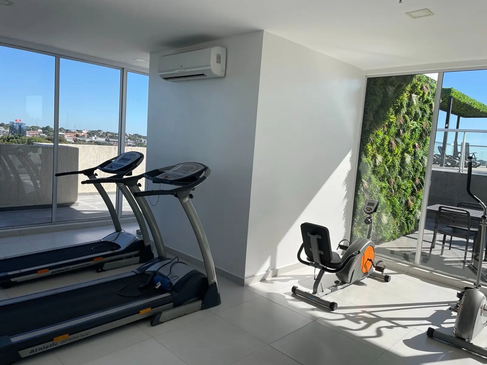 Departamento de 1 dormitorio en el Edif Rembrandt, Los Laureles, Villa Morra - 15