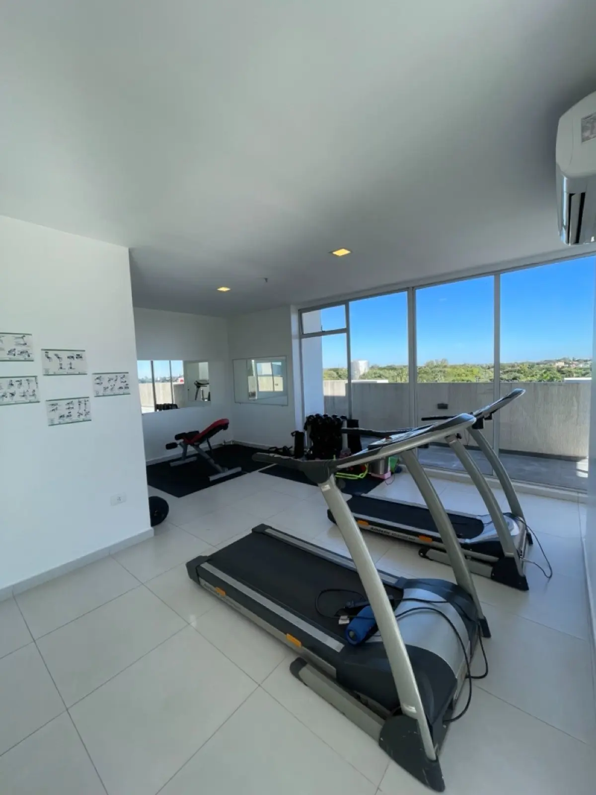 Departamento de 1 dormitorio en el Edif Rembrandt, Los Laureles, Villa Morra - 19