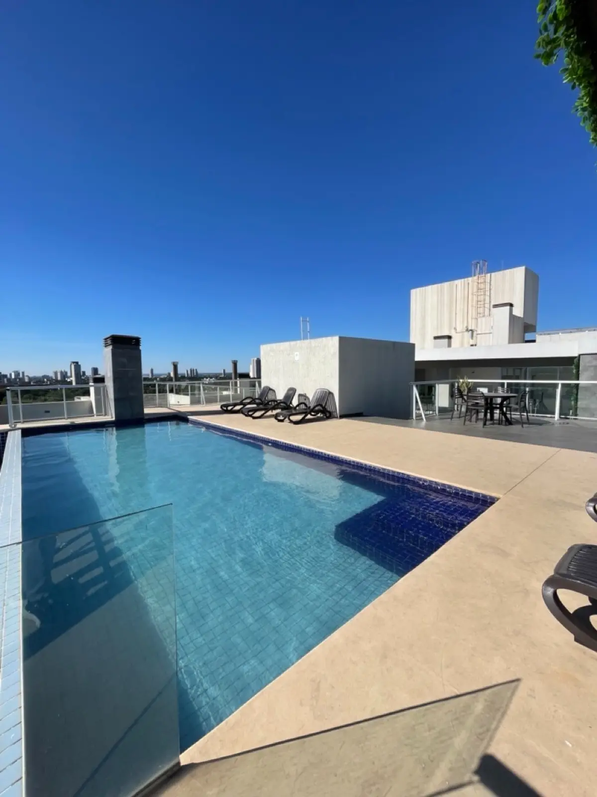 Departamento de 1 dormitorio en el Edif Rembrandt, Los Laureles, Villa Morra - 20