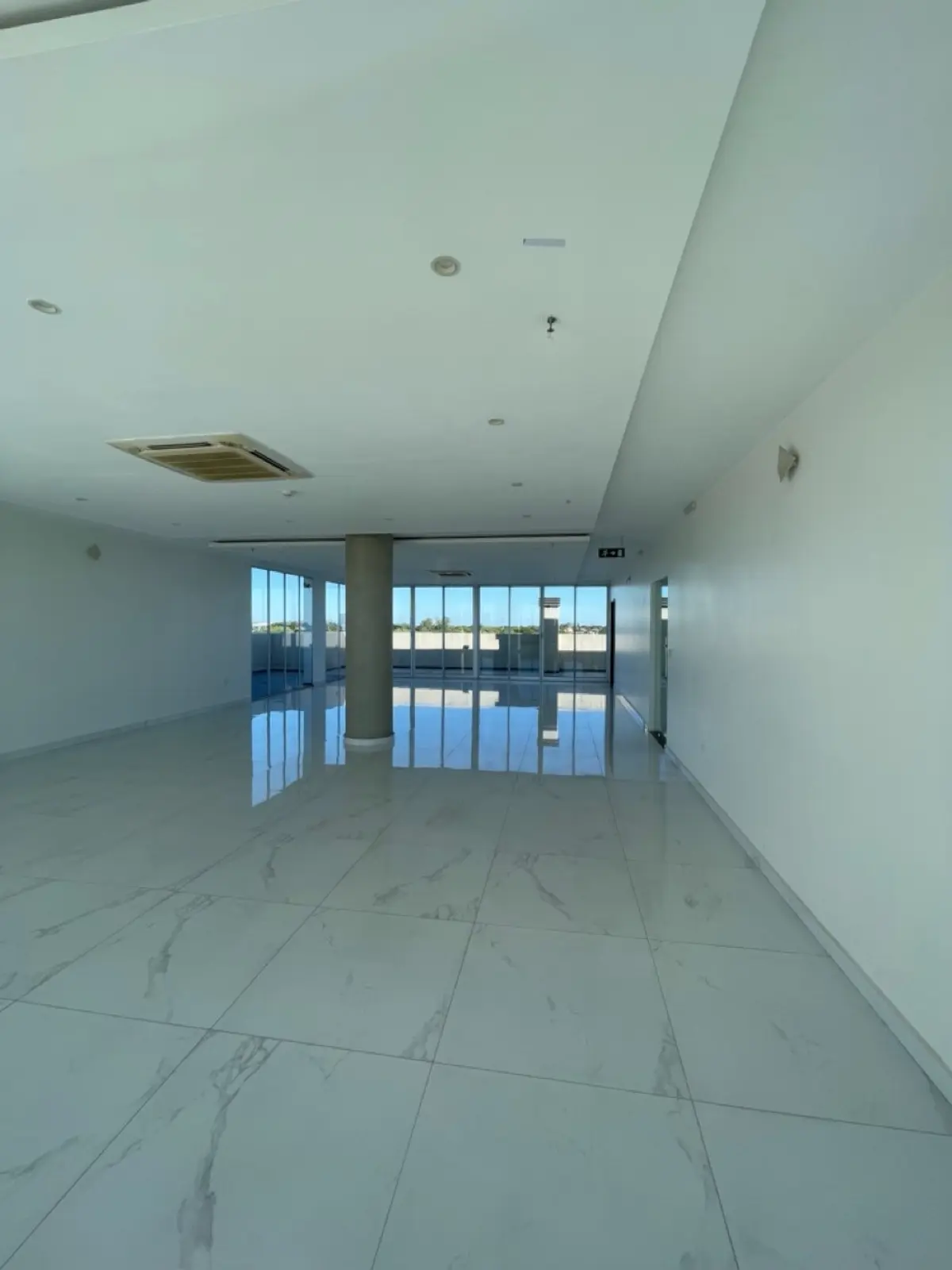 Departamento de 1 dormitorio en el Edif Rembrandt, Los Laureles, Villa Morra - 21
